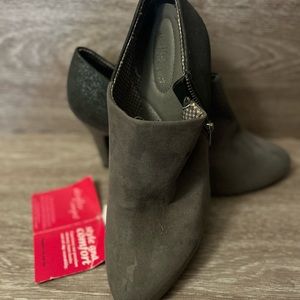 DEXFLEX COMFORT Grey Mix Media Heeled Ankle Booties Women's Size 12
